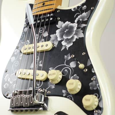 Fender Player Plus Stratocaster W/Maple Fingerboard - Olympic Pearl (Used) image 7
