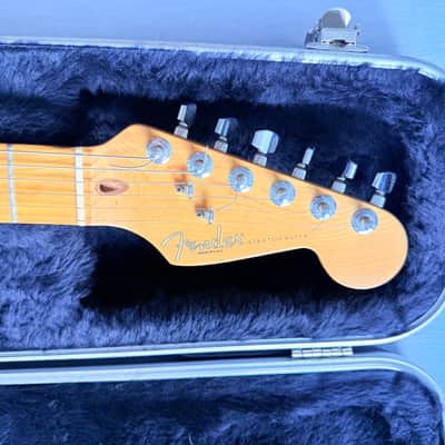 Fender Big Apple Stratocaster with Maple Fretboard 1997 - 2000 - Shoreline Gold image 7