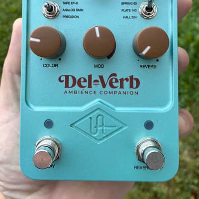 Universal Audio Del-Verb Ambience Companion 2023 - Present - Seafoam Green image 1