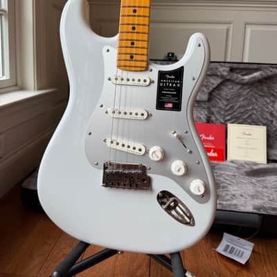 2026 Fender American Ultra II Stratocaster Maple - Avalanche White image 3