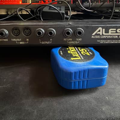Alesis QuadraVerb GT 20k Bandwidth Simultaneous Guitar Effects Processor 1990s - Black image 5