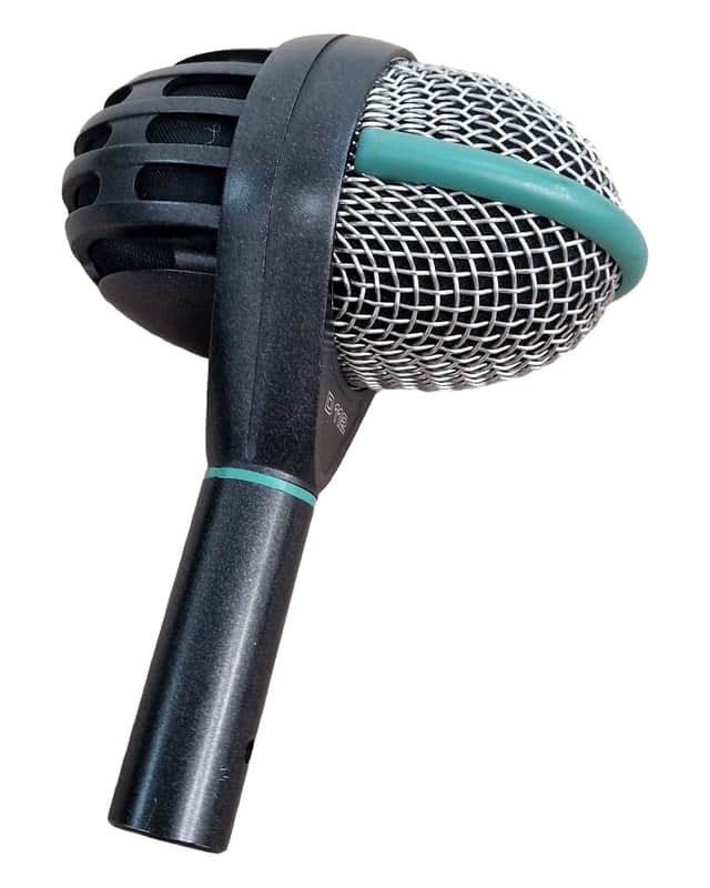 AKG D112