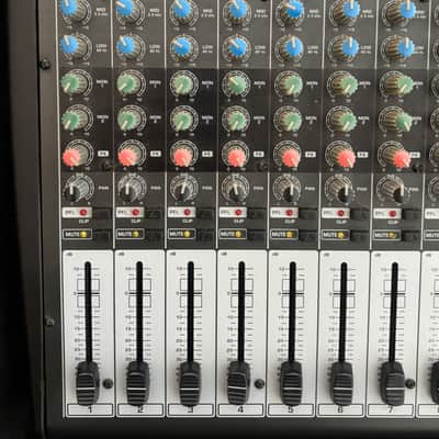 Behringer Europower PMP3000 with Case & Adapters image 3