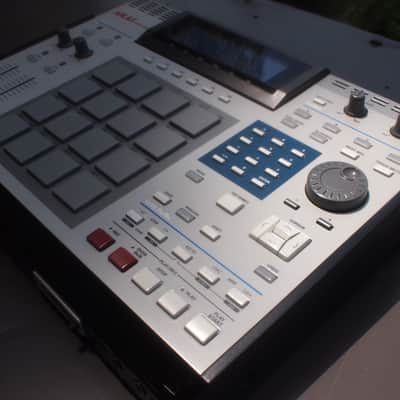 Akai MPC2500 *ghostinmpc* custom + JJOSXL image 4