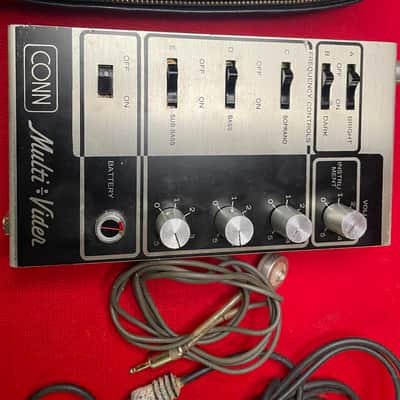 Conn Multi Vider fuzz/sub octave with bag, mic, cords and manual imagen 2