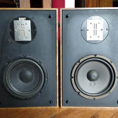 Infinity Qe speakers in good condition -1970's image 1
