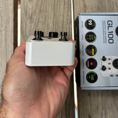 Mooer GL100 looper Drum machine  - White with box sampler groove box image 8