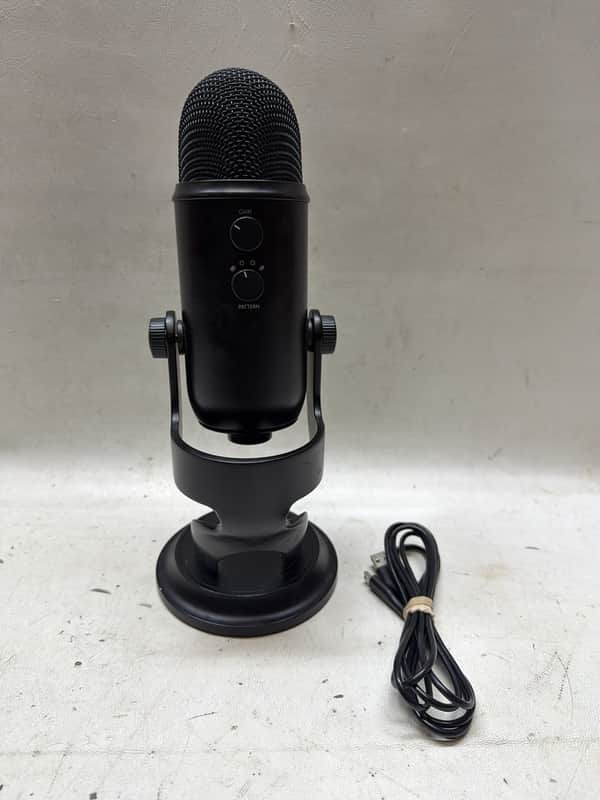 Blue Yeti Multipattern USB Microphone 2010s - Blackout image 1
