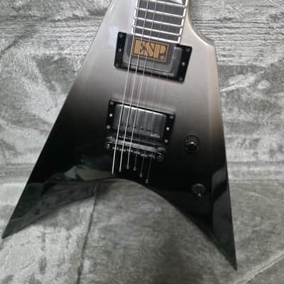 ESP E-II Arrow NT 2019 - Present - Black Silver Fade image 8