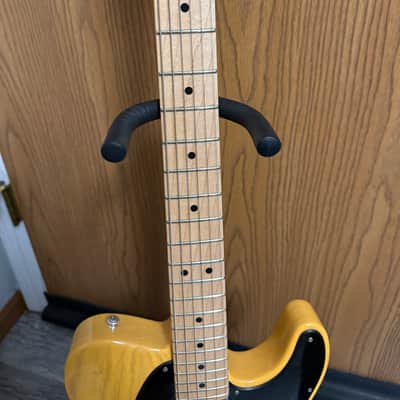Fender American Professional Telecaster, Maple Fretboard , Butterscotch Blonde With Molded Case image 2