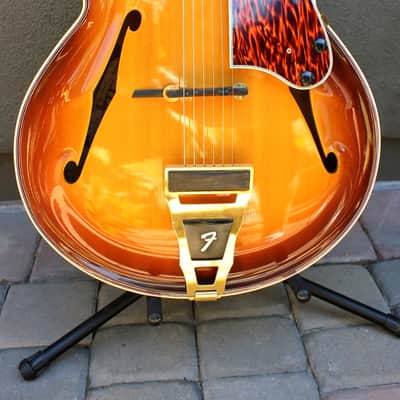 Fender LTD 1971 Burst image 1
