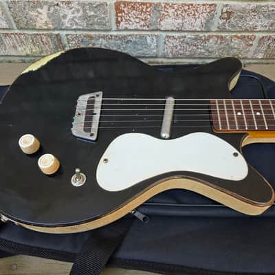Vintage 1960 Danelectro DC-1 Standard Shorthorn Electric Guitar w/ Fender Gig Bag! image 4
