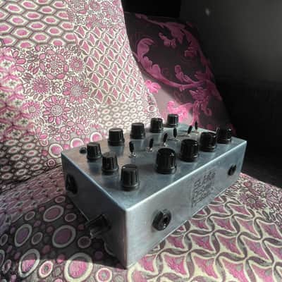 Subtle Noise Maker Weird Sound Generator 2010 - Silver image 2