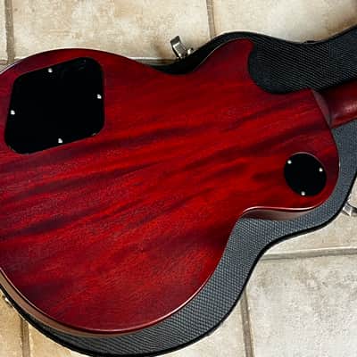 2008 Gibson Les Paul Studio Worn faded Cherry with case image 3