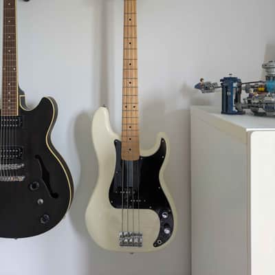 Fender Standard Precision Bass 2025 - Present - Olympic White image 2