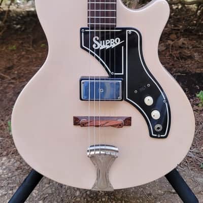 SUPRO KINGSTON, VINTAGE 1960's, LIGHT PINK/ WHITE, RES-O-GLASS image 2