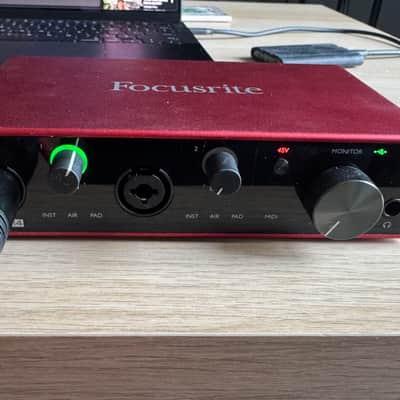 Focusrite Scarlett 4i4 3rd Gen USB Audio Interface image 2