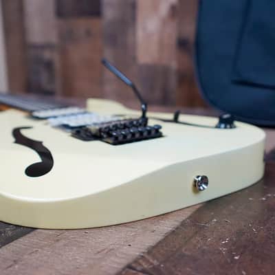 Ibanez PGM30-WH Paul Gilbert Signature with Lo TRS II Tremolo 1995 - 2002 - White image 8