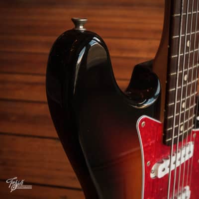 Fender Japan Bass VI Sunburst 1996 image 10