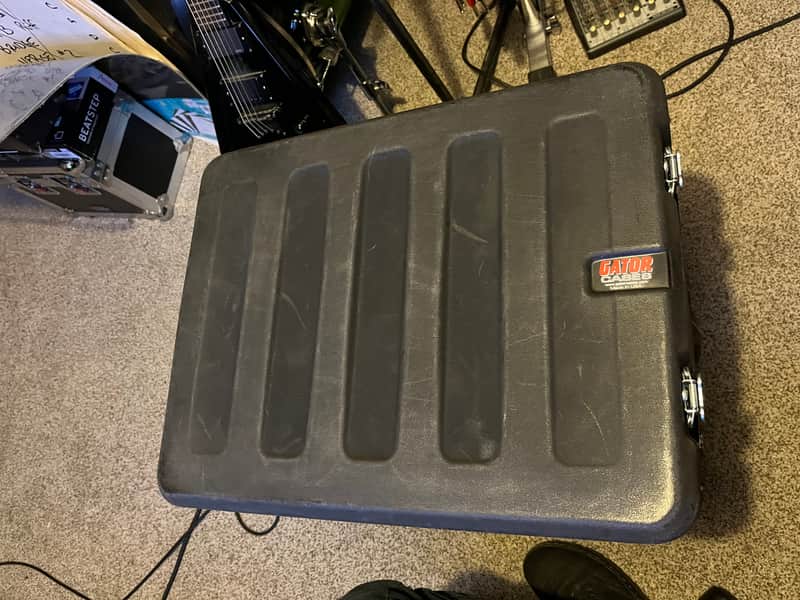 gator g-pro 8u road flight rack case image 1
