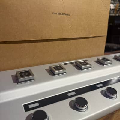Apogee GiO USB Audio Interface 2010s - White image 2