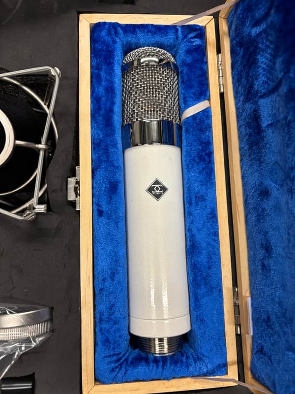 ADK Microphones Z-Mod Z-47 Large Diaphragm Multipattern Tube Condenser Microphone 2012 - 2021 - White image 1