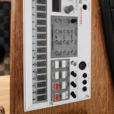 Korg Volca Sample Digital Sample Sequencer 2010s - White