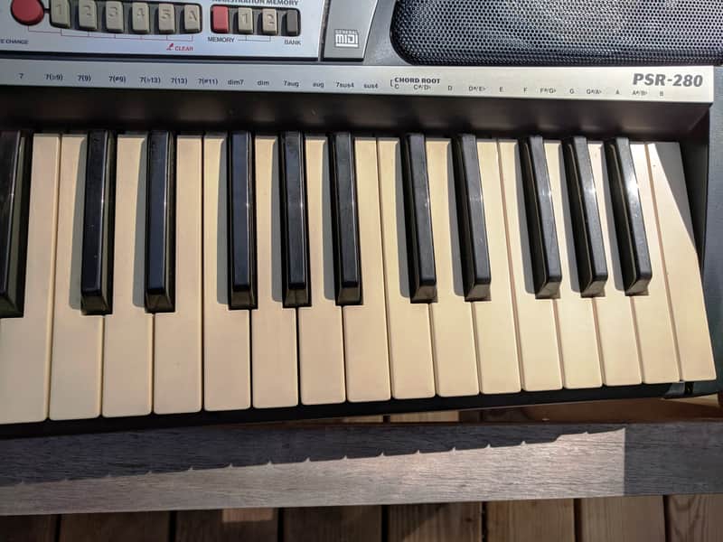 Yamaha PSR-280 Portatone Electronic Keyboard, 61 Keys, 6 Track
