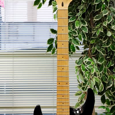 Aria Pro II Magna Series Left Handed Guitar with Hard Shell Square Case image 9