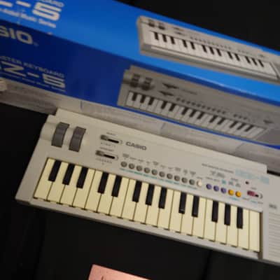 Casio GZ 5 MIDI Keyboard Portable Mini Synth with Speaker Boxed Tested image 3