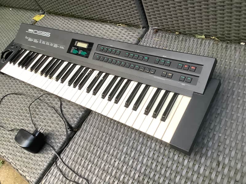 Yamaha DS55 synthesizer/ vintage made in Japan / FM sounds / DS 55