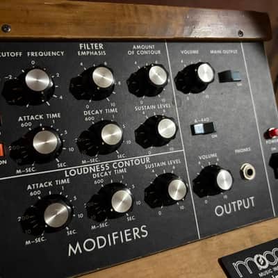 Moog Minimoog Model D 44-Key Monophonic Synthesizer 1971 - 1982 - Black / Wood image 5