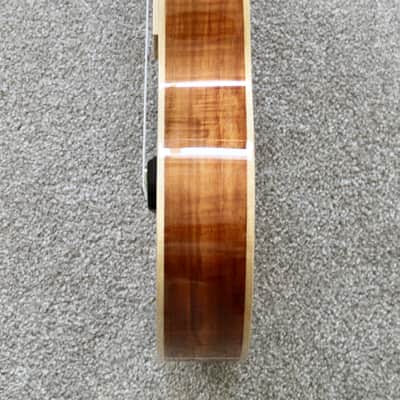 Big Island Ukulele Company K5A-CTU Artist Series 5A Curly Koa Concert Ukulele W / Carrying Case image 9