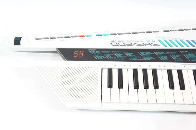 YAMAHA SHS-200 FM Synthesizer Keyboard SHS200 Shoulder Keyboard