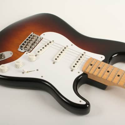 Fender Custom Shop Limited Edition 70th Anniversary 1954 Stratocaster DLX Closet Classic 1-Piece Quartersawn Maple Neck Fingerboard Wide-Fade 2-Color Sunburst XN5106 image 5