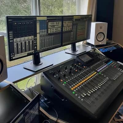 Custom studio desk image 7