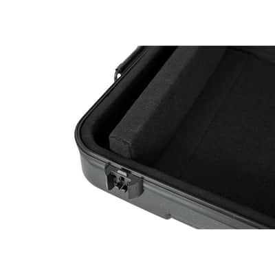 Gator GTSA-KEY61 Molded 61-Note Keyboard Case with Wheels image 5