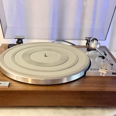 ✨✨ Yamaha YP-211 Vintage Belt-Drive Turntable – Woodgrain Plinth, S-Shaped Tonearm, Smoked Dust Cover, Tested – BVA image 14