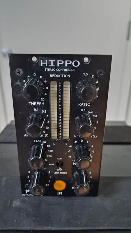 Alta Moda Hippo 500 Series Stereo Compressor 2010s - Black image 1