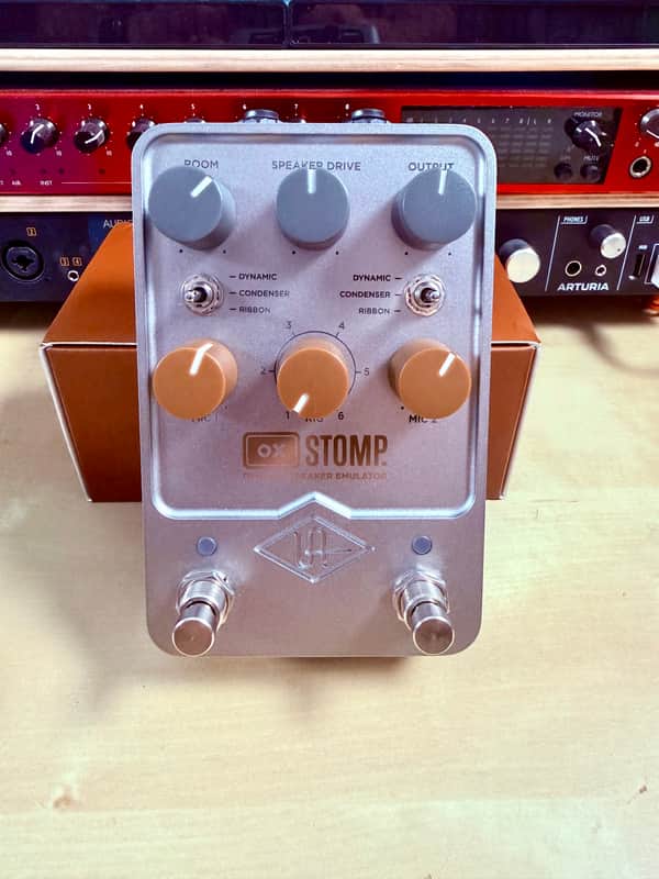 Immagine Universal Audio OX Stomp Dynamic Speaker Emulator 2023 - Present - Silver - 1