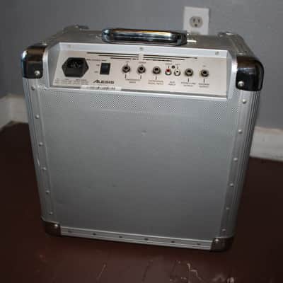 Alesis Roadfire 15 portable guitar amp image 4
