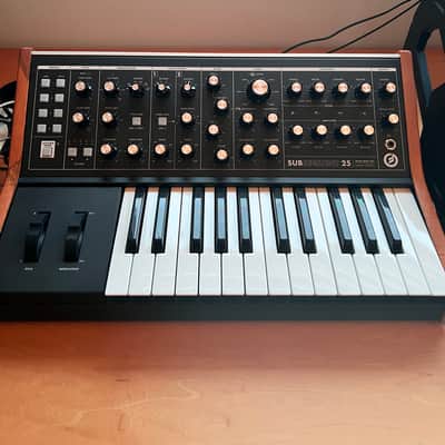 Moog Subsequent 25 2023 - Wood Grain image 2