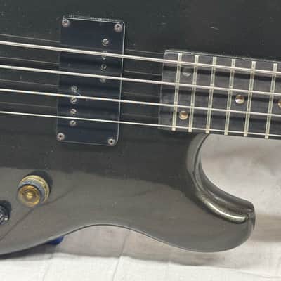 Ibanez MC924 mc 924 Musician 4-string Bass with Case - MIJ Made In Japan 1983 - Metallic Black image 6