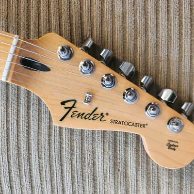 Surf Pearl Fender Player Stratocaster Special Edition with Maple Fretboard image 9
