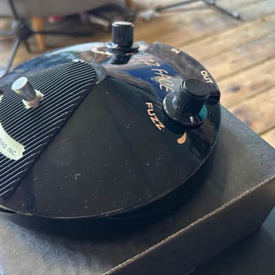 Dunlop JBF3B Black Fuzz Face Guitar Effects Pedal image 4