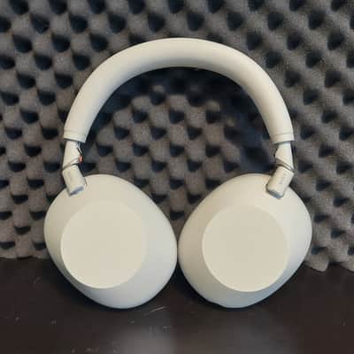 Sony WH-1000XM6 Premium Wireless Noise-Canceling Over-the-Ear Headphones - Silver image 5