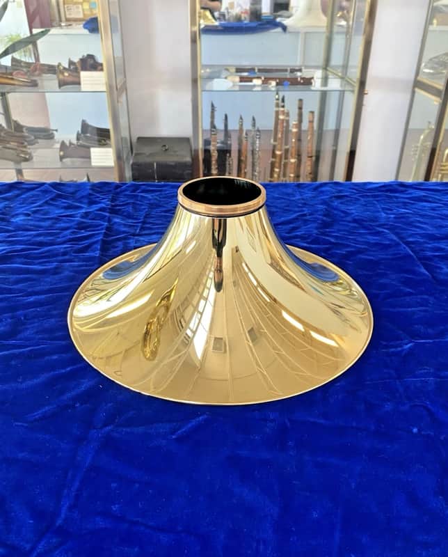 New Alexander 1103/1106 "Soldered, Lot 0.5" Detachable French Horn Bell Flare in Yellow Brass, Lacquered image 1