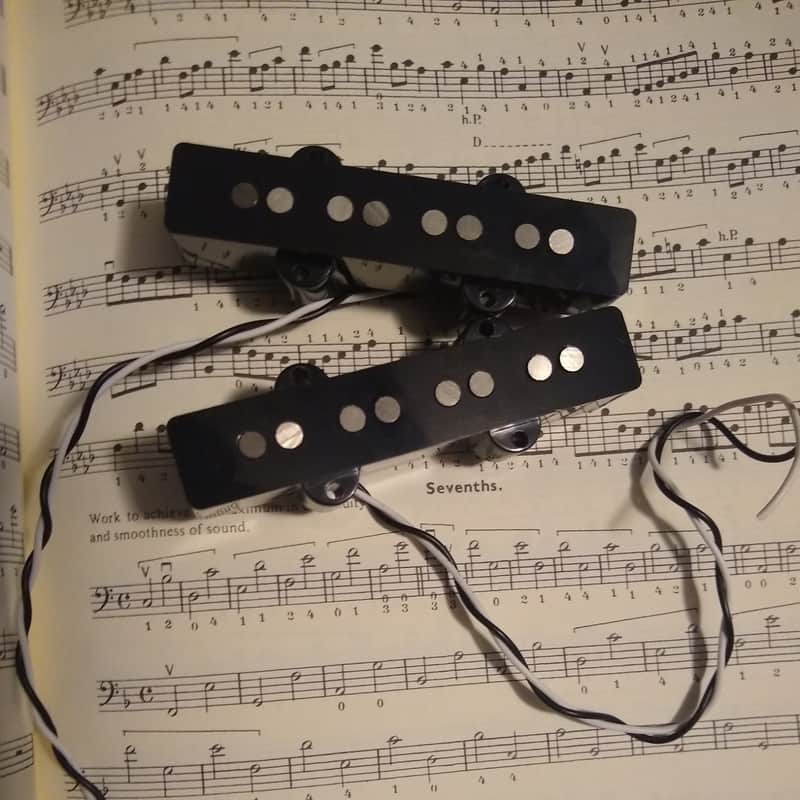 Squier '54 Paranormal Jazz Bass Pickups 2021 Black image 1