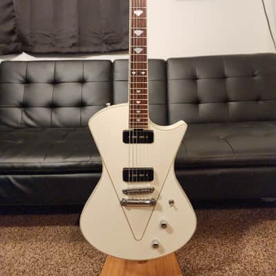Ernie Ball Music Man Armada | 2014 | White image 2
