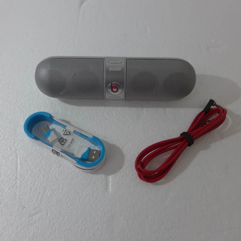 Beats by Dre Beats by Dr. Dre Beats Pill 2.0 Speaker System Wireless Speaker 2.0 Silver image 1